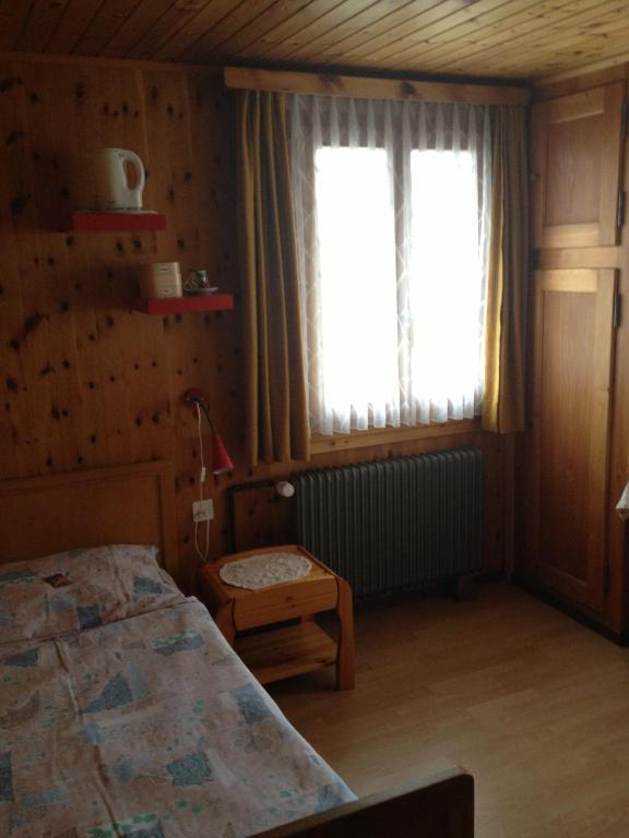 Hotel Restaurant Emshorn Oberems Quarto foto